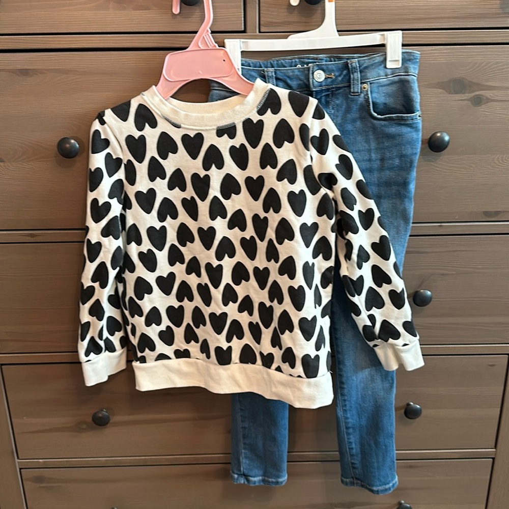 Cat & Jack Sweatshirt and Jean BUNDLE